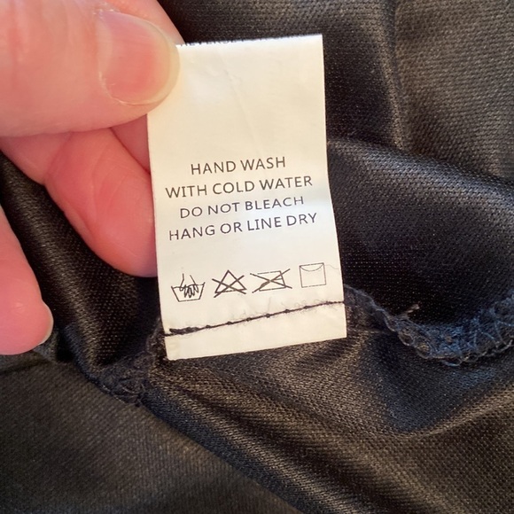 Mebon dress rhinestone and sequin embellishments sleeveless Size medium NWT - Picture 8 of 9